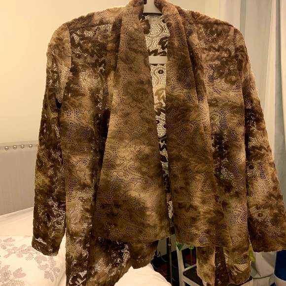 BIANCA NYGARD ombré  lace top 
floral motif or can be worn closed like a Wrap - Picture 1 of 10